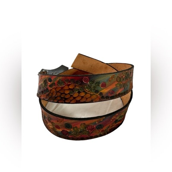 Dream Scenes by Rosanne leather tooled belt with Susan B Anthony coin buckle - Picture 3 of 12